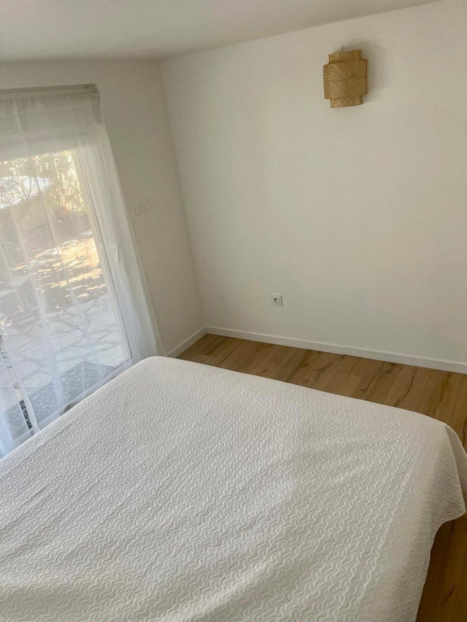 Charmant Et Confortable Appartement Narbonne Exterior photo